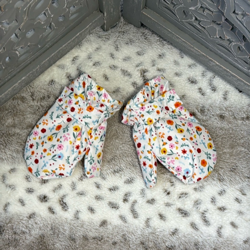Floral mittens little girls OS faux fur warm winter outdoor play girlhoodcore